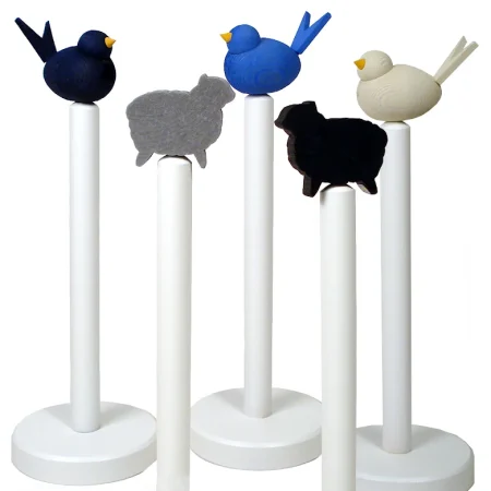 Køkkenrulleholder med sort fugl